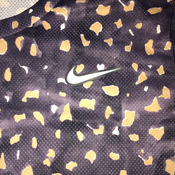 Men’s Nike Tennis Challenge T Shirt - Picture 3 of 4